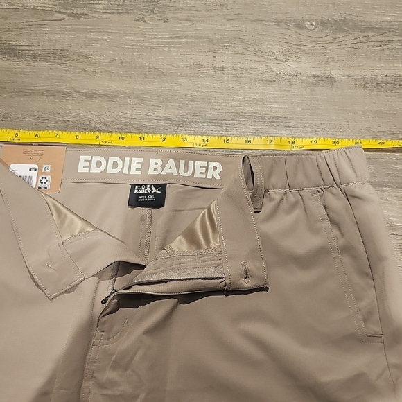 Eddie Bauer Men's Khaki Flat Front Shorts - Picture 4 of 11